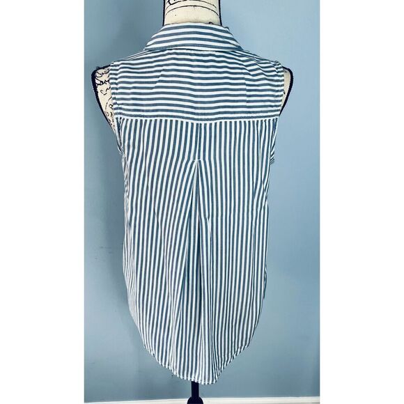 Beach Lunch Lounge Women’s M Blue and White Striped Sleeveless Button Up Collare - Picture 8 of 8
